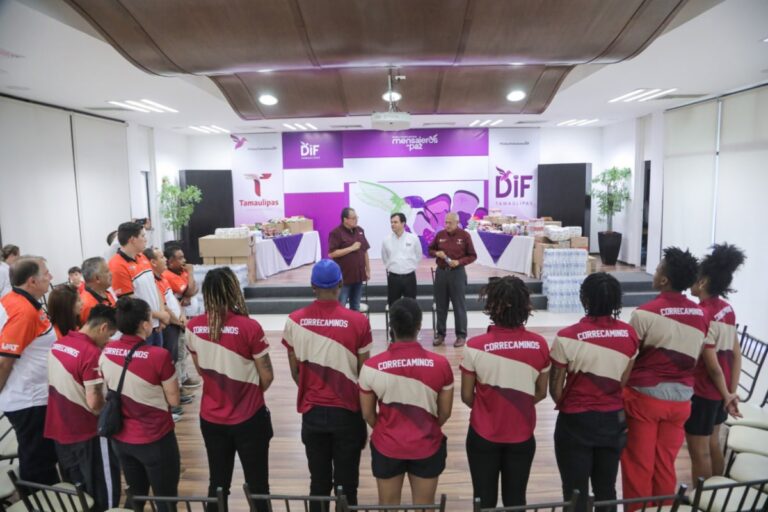 DIF-096-2023.-Recibe-DIF-Tamaulipas-mas-de-2-mil-500-productos-de-la-canasta-basica-como-donativo-del-equipo-de-basquetbol-femenil-Correcaminos-1