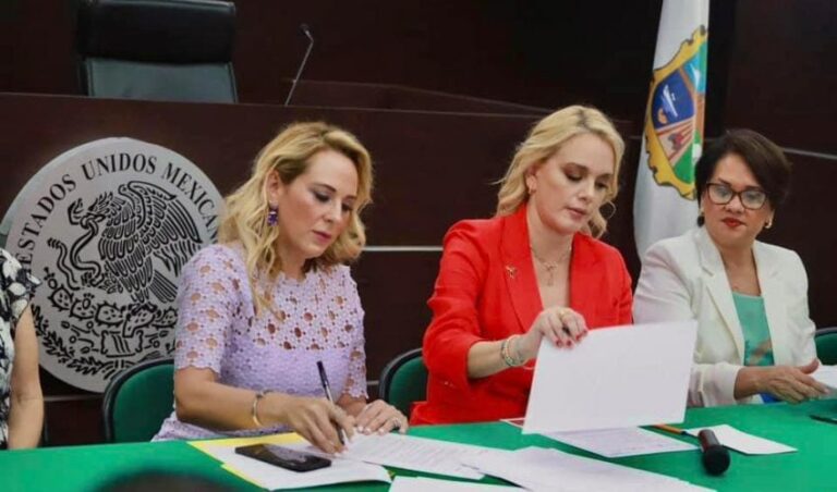 IMT-006-2023.-Instituto-de-las-Mujeres-Instala-Punto-Rosa-en-la-Universidad-del-Valle-de-Bravo-en-Tampico-4-850x500