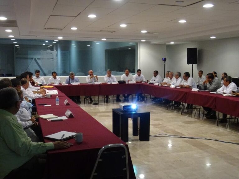 SRH-007-2023.-Imparte-Jose-Eduardo-Mestre-segunda-reunion-de-trabajo-a-personal-de-Comapas-y-de-la-SRH-1