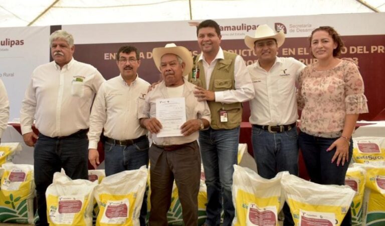 SRU-034-2023.-Inicia-gobierno-estatal-la-entrega-de-fertilizante-a-productores-citricolas-de-Guemez-e-Hidalgo-4-850x500