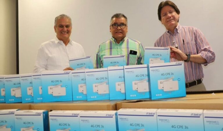 SST-070-2023.-Fortalece-Gobierno-de-la-Transformacion-a-centros-de-salud-con-equipo-de-internet-850x500