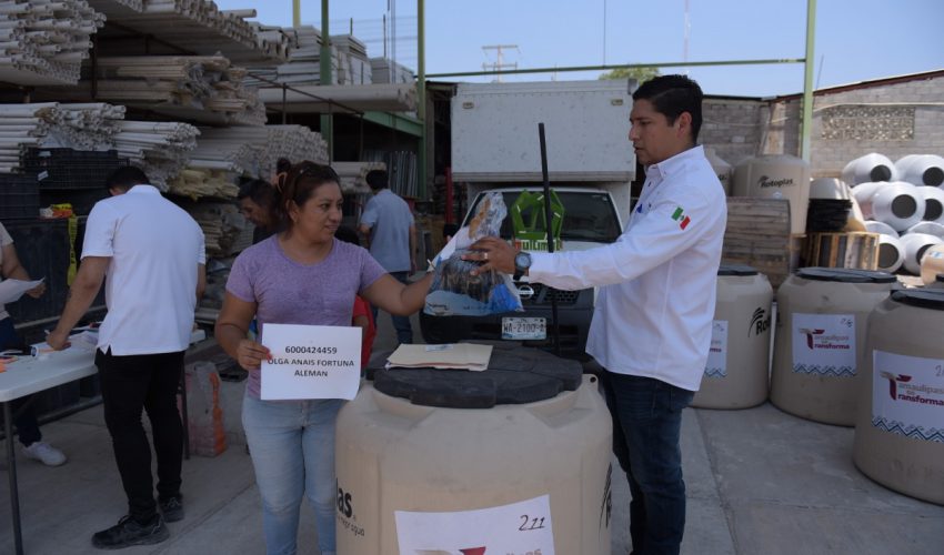 174-2023.-Gobierno-de-Tamaulipas-continua-la-entrega-de-tinacos-3-850x500