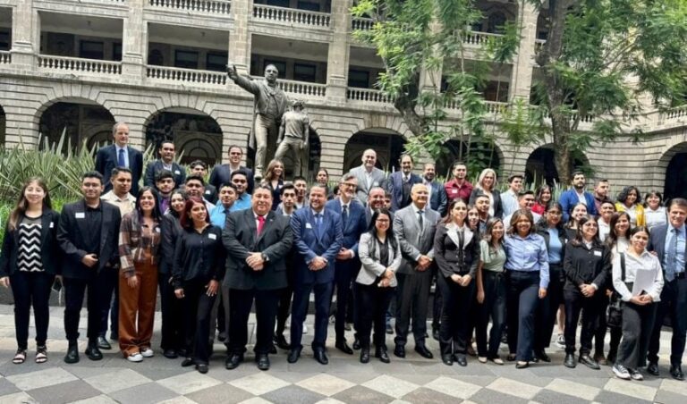 SET-070-2023.-Estudian-jovenes-tamaulipecos-en-Francia-con-Beca-MEXPROTEC-2-850x500