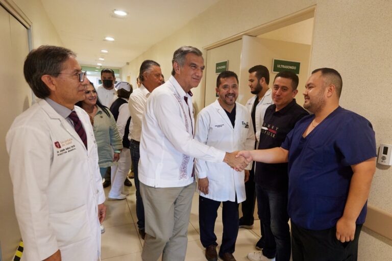 180-2023.-Constata-Gobernador-avance-de-construccion-del-Hospital-Regional-del-ISSSTE-en-Tampico-11