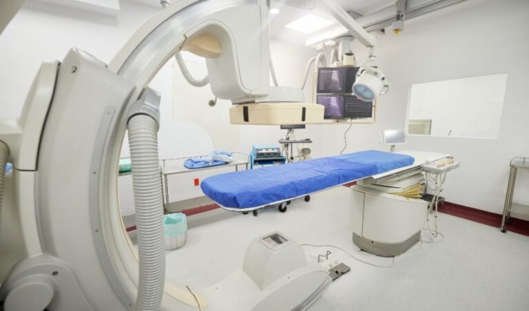 181-2023.-Entrega-Americo-equipo-medico-a-18-hospitales-y-12-jurisdicciones-sanitarias-4-850x500