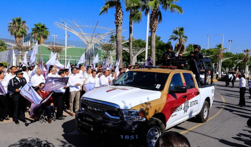 195-2023.-Entrega-Gobernador-cien-patrullas-mas-a-la-Guardia-Estatal-14-850x500