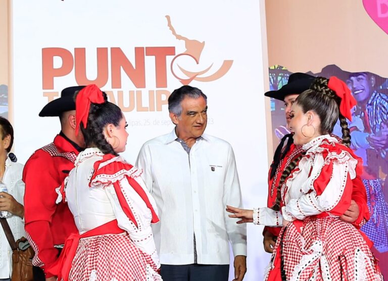 217-2023.-Visita-gobernador-exposicion-de-Rio-Bravo-en-Punto-Tamaulipas-1