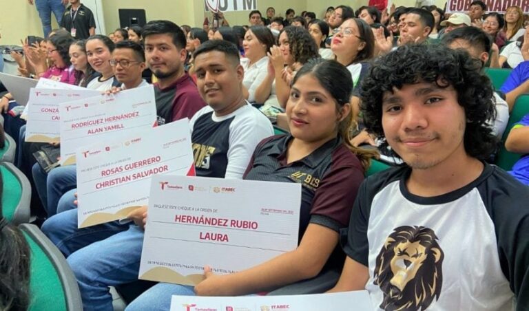 SET-079-2023.-Entrega-ITABEC-Becas-Futuro-Tamaulipas-en-Matamoros-4-850x500