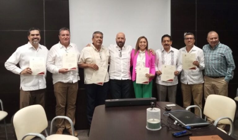 SRH-018-2023.-Entregan-nombramientos-en-la-Secretaria-de-Recursos-Hidraulicos-de-Tamaulipas-2-850x500