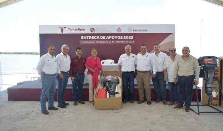 SRU-050-2023.-Pescadores-de-Matamoros-reciben-motores-ecologicos-1-850x500