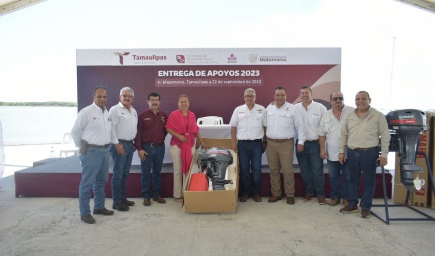 SRU-050-2023.-Pescadores-de-Matamoros-reciben-motores-ecologicos-1-850x500