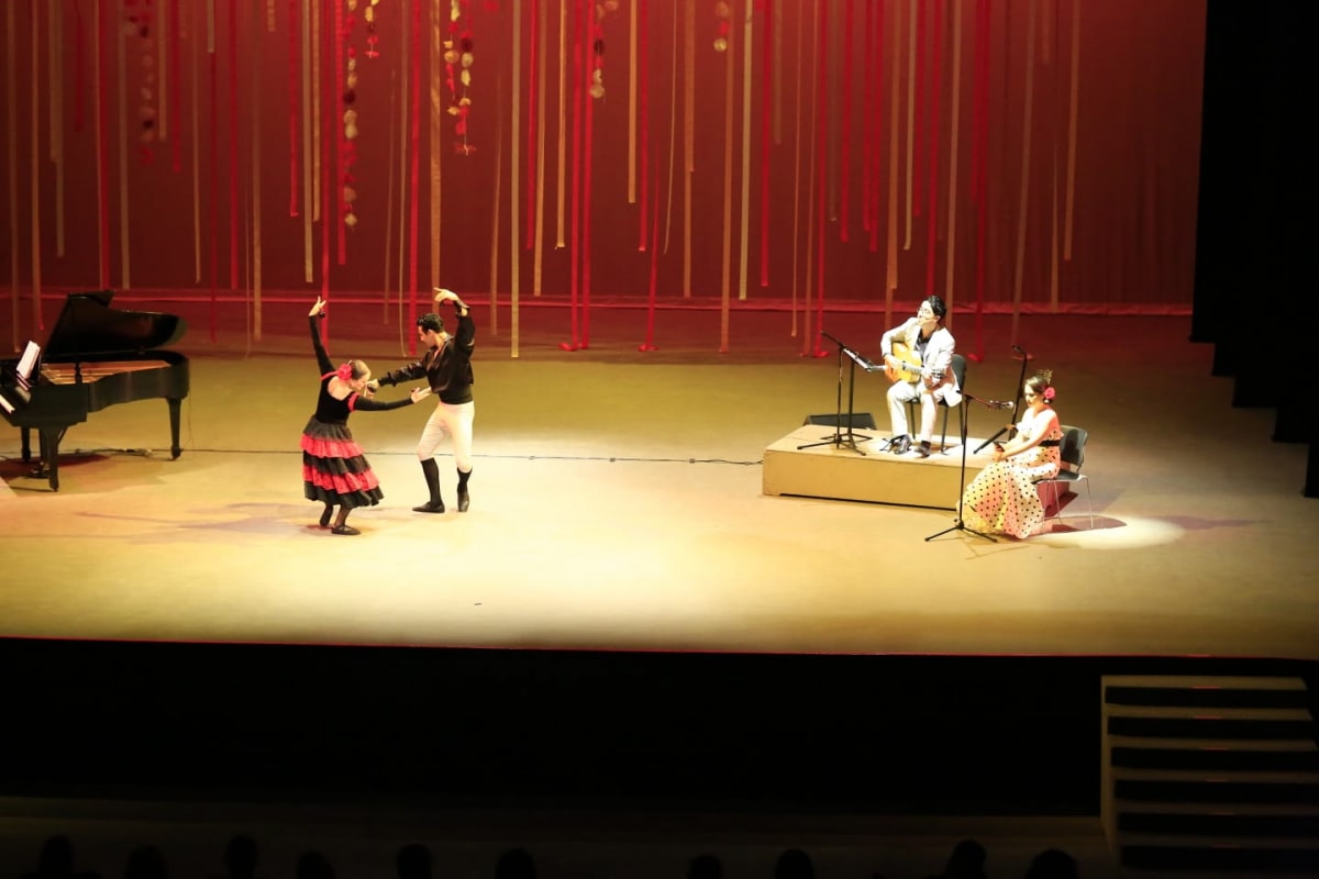 ICA-022-2023.-Caprichos-y-Espanolerias-se-presenta-en-el-Festival-Internacional-de-la-Costa-del-Seno-Mexicano-4