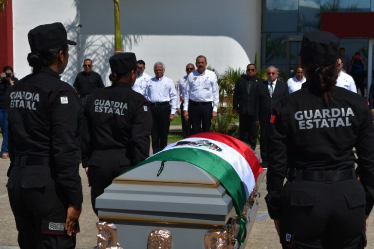 SSP-092-2023.-Rinden-honores-funebres-a-policia-de-la-Guardia-Estatal-1