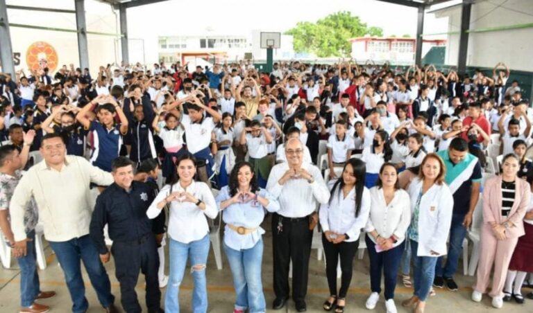 STR-160-2023.-Presentan-en-Tampico-Piensalo-Dos-Veces-programa-del-Injuve-y-de-la-Secretaria-del-Trabajo-1-850x500