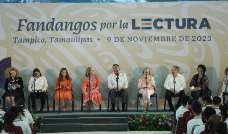 270-2023.-Leer-para-fortalecer-la-transformacion-pide-Americo-a-estudiantes-6-850x500