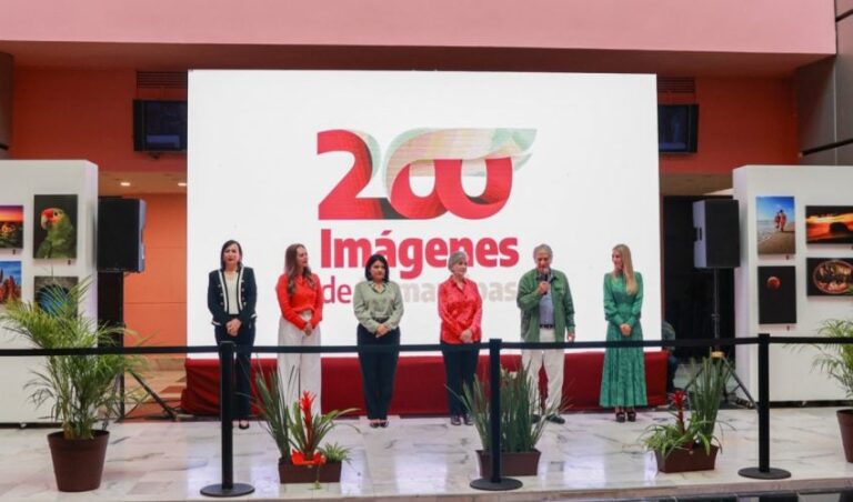 DIF-149-2023.-Inaugura-Maria-de-Villarreal-la-exposicion-fotografica-Cien-imagenes-3-850x500