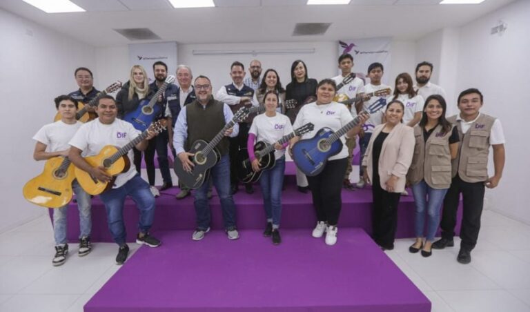 DIF-160-2023.-Recibe-DIF-Tamaulipas-donativo-de-instrumentos-musicales-por-parte-del-Club-Rotario-Victoria-de-Escandon-2-850x500