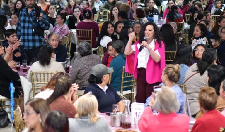 STR-202-2023.-Brinda-Olga-Sosa-conferencia-La-Transformacion-Laboral-en-Tamaulipas-a-mujeres-AMEXME-1-850x500