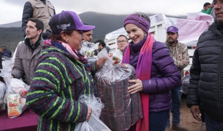 DIF-164-2023.-Benefician-Gobierno-del-Estado-y-DIF-Tamaulipas-a-28-familias-de-Miquihuana-con-estufas-ecologicas-y-celdas-fotovoltaicas-6-850x500