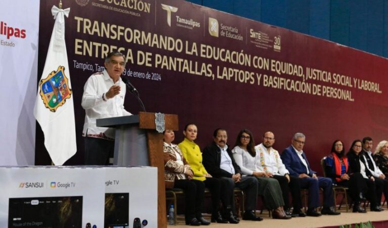 013-2024.-Entregan-nombramientos-a-3-mil-maestros-tamaulipecos-7-850x500