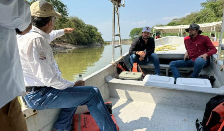 051-2024.-Supervisa-Americo-trabajos-de-dragado-en-el-sistema-lagunario-en-el-sur-de-Tamaulipas-3-850x500