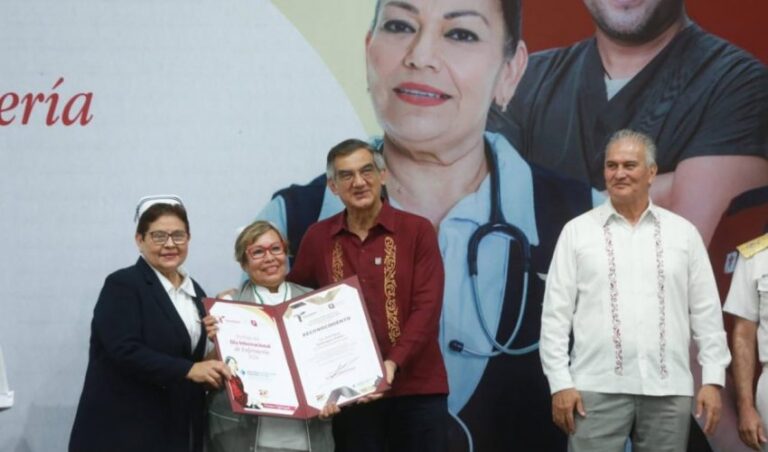 067-2024.-Reconoce-Americo-labor-del-personal-de-enfermeria-es-la-profesion-mas-humanista-5-850x500