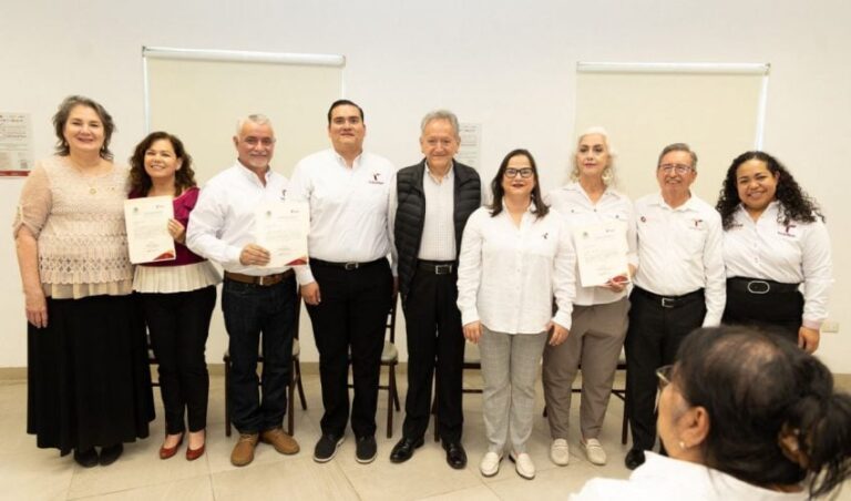 SET-092-2024.-Entrega-Secretaria-de-Educacion-nombramientos-al-interior-de-la-institucion-2-850x500