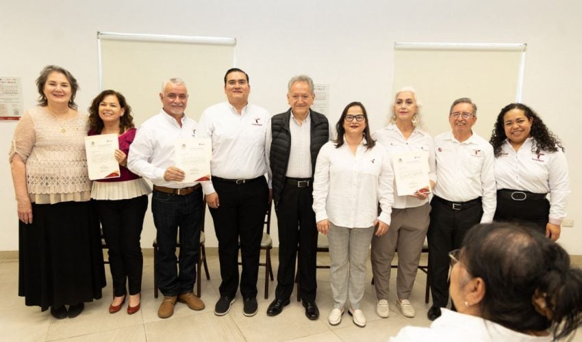 SET-092-2024.-Entrega-Secretaria-de-Educacion-nombramientos-al-interior-de-la-institucion-2-850x500