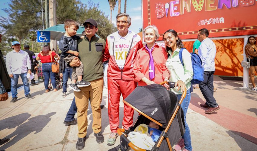 DIF-032-2025.-Americo-y-Maria-de-Villarreal-conviven-con-miles-de-familias-en-DIFzania-4-850x500