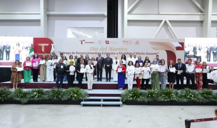 115-2025.-El-magisterio-es-el-eje-y-futuro-del-pais-Americo-17-850x500